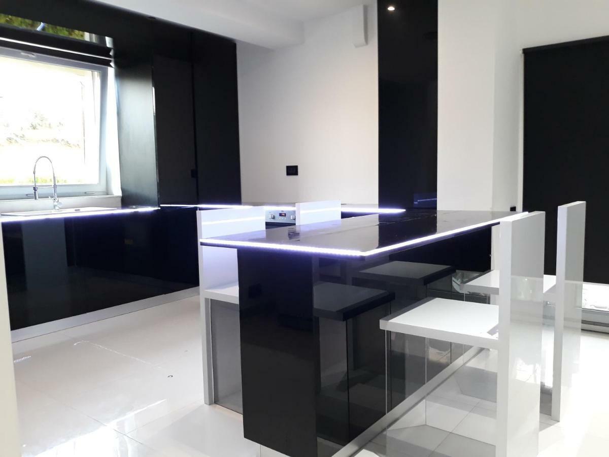Ezra Luxury Apartments Năvodari Екстериор снимка