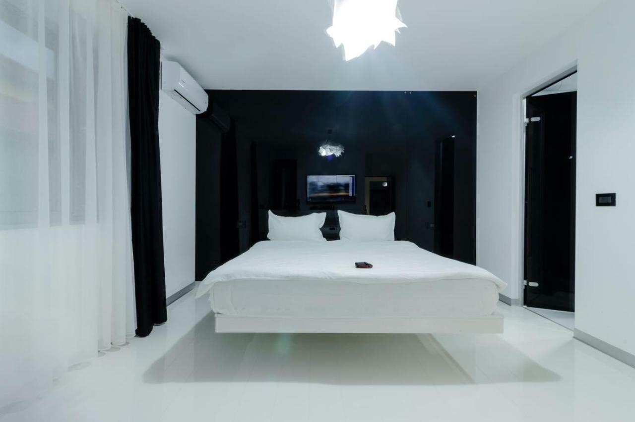Ezra Luxury Apartments Năvodari Екстериор снимка