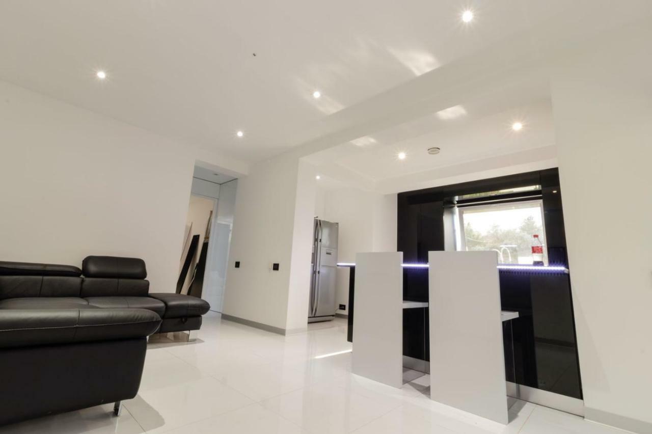 Ezra Luxury Apartments Năvodari Екстериор снимка